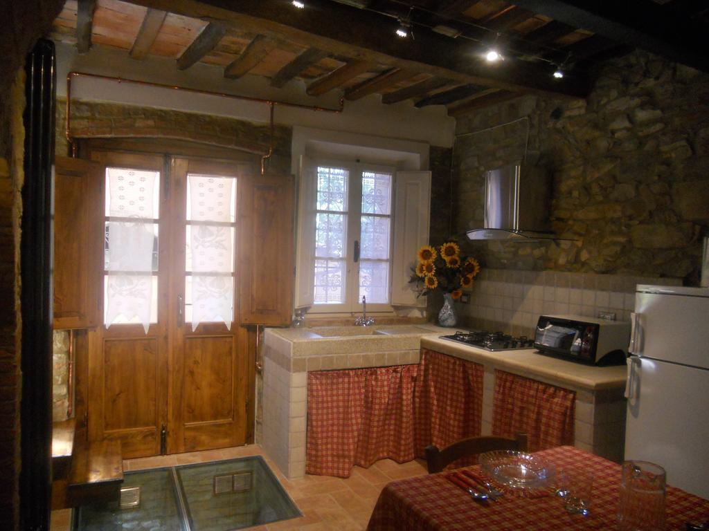 Apartment Casa Antica Chianni Ruang foto